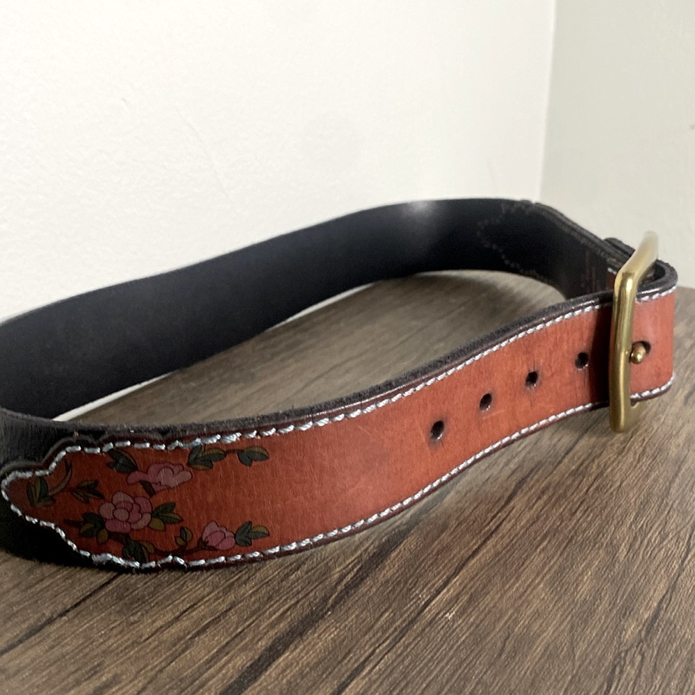 Lucky Brand Size 28 Men's Black and Brown Leather Belt with brass hardware